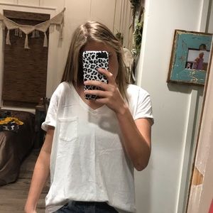 Soft pocketed white t-shirt